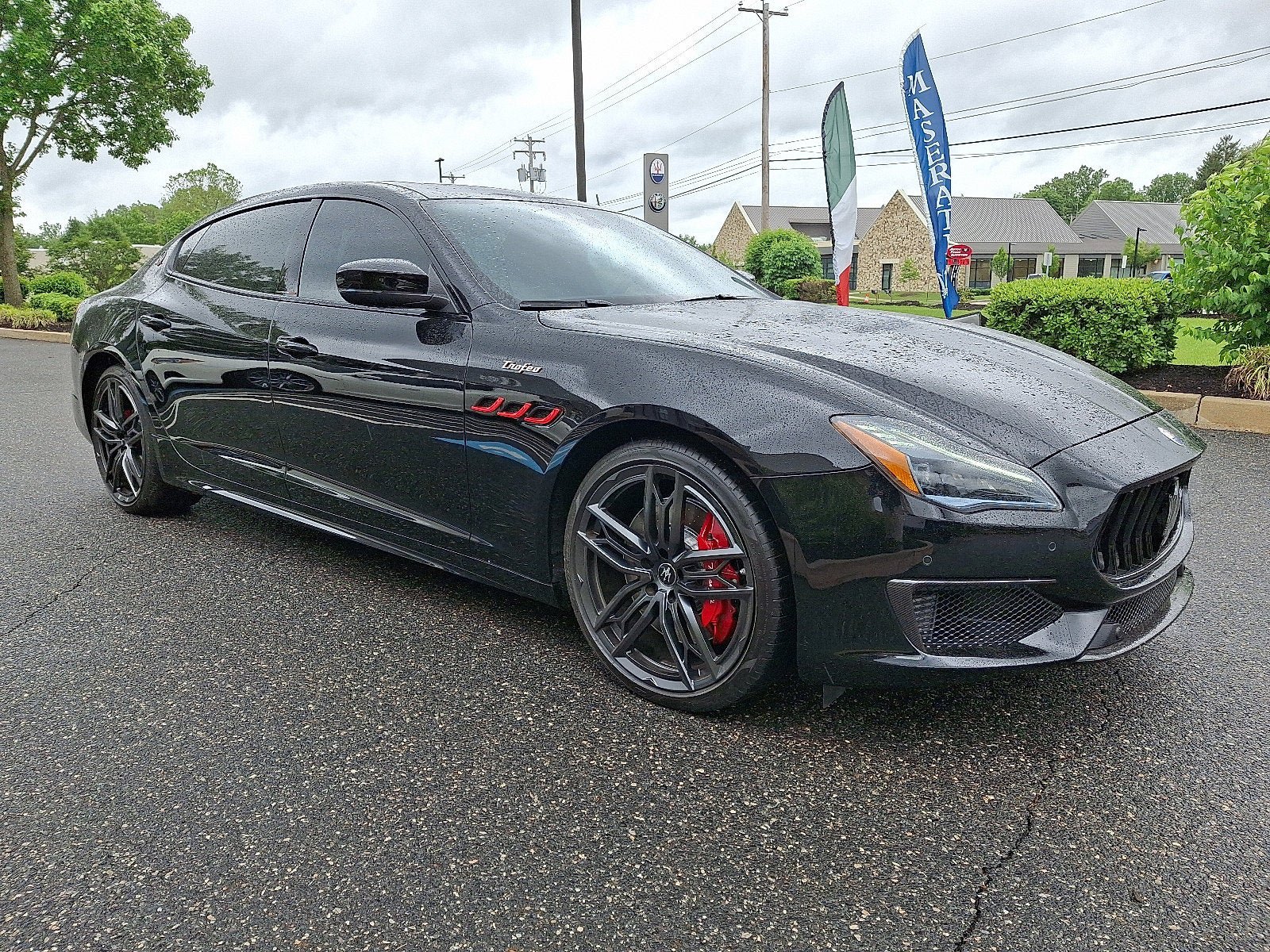 Used 2021 Maserati Quattroporte Trofeo RWD image 3