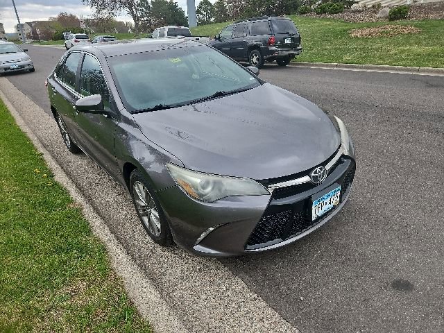 Used 2016 Toyota Camry SE FWD image 1