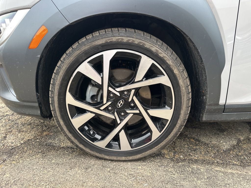 Used 2023 Hyundai Kona Limited image 28