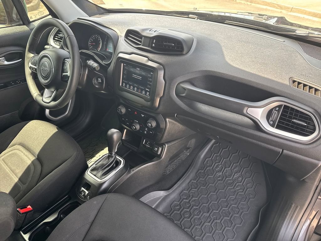 Used 2019 Jeep Renegade Latitude w/ Popular Equipment Group image 33