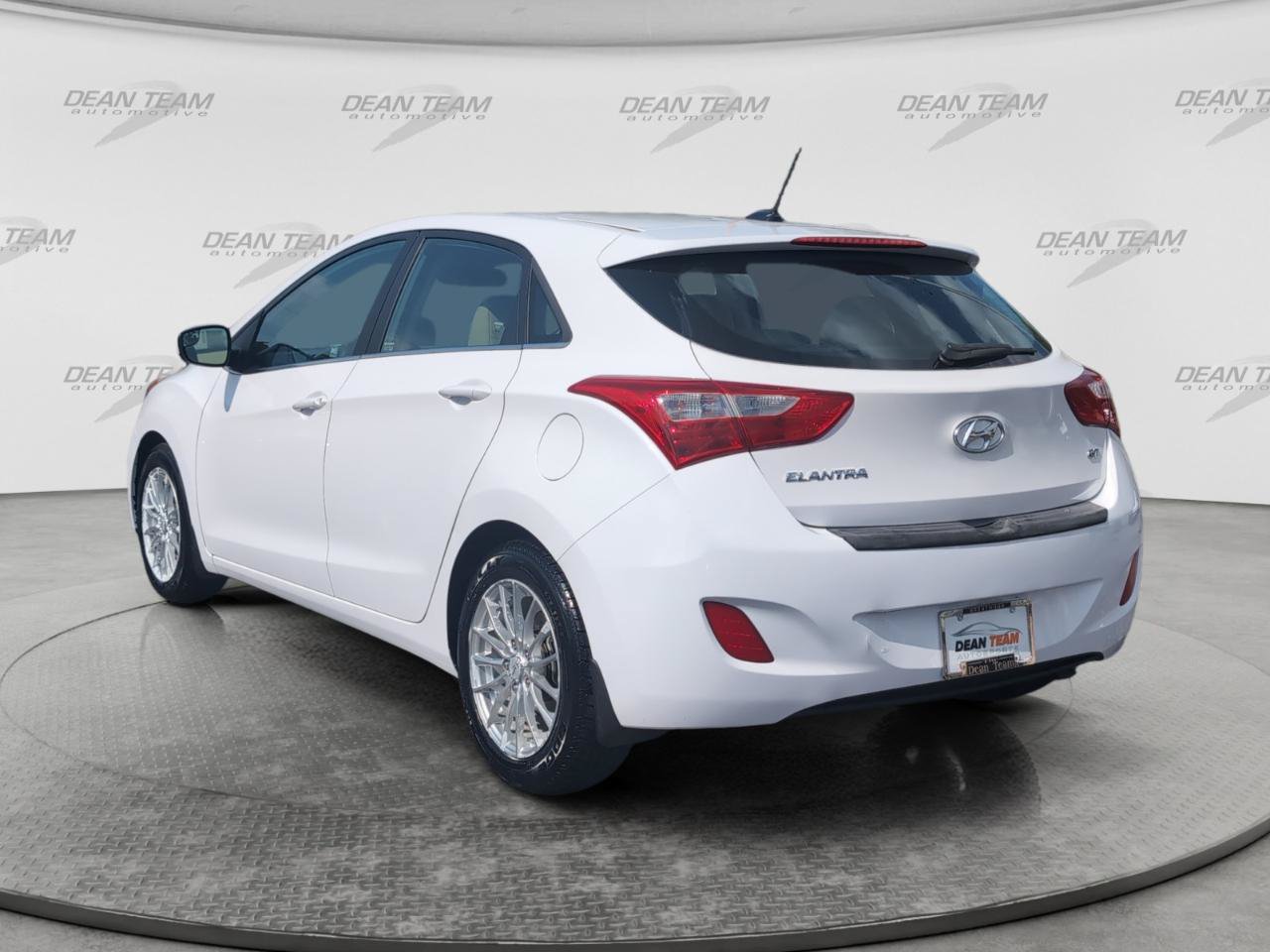 Used 2016 Hyundai Elantra GT FWD image 5