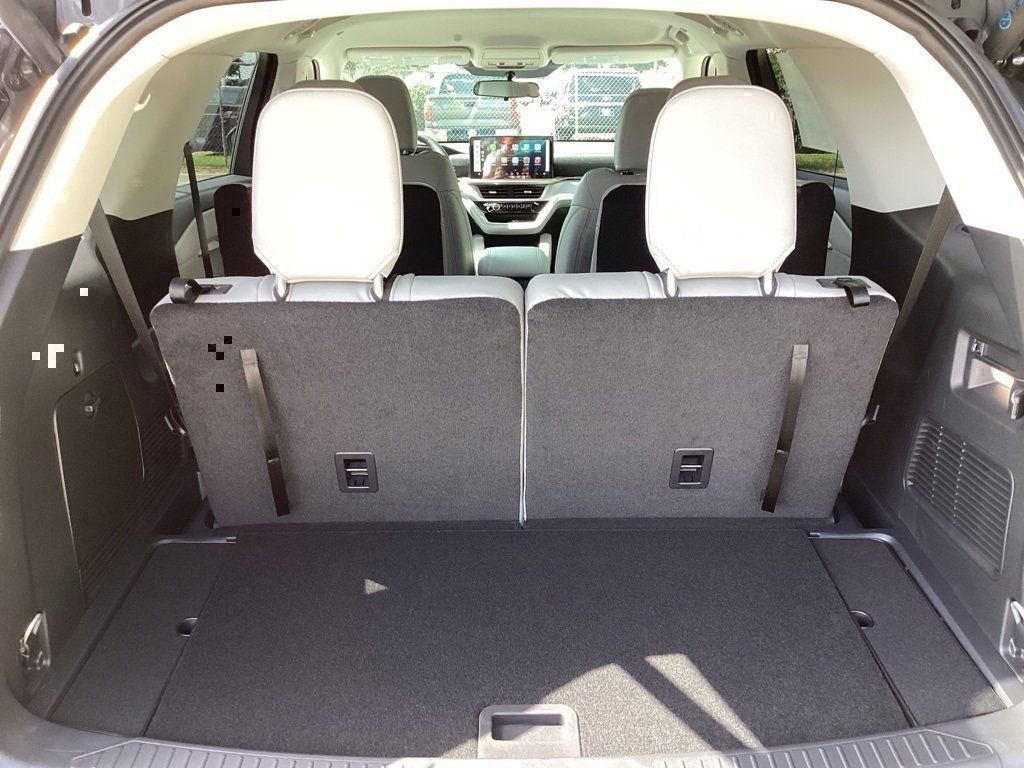 New 2025 Ford Explorer Active w/ Active Comfort Package image 10