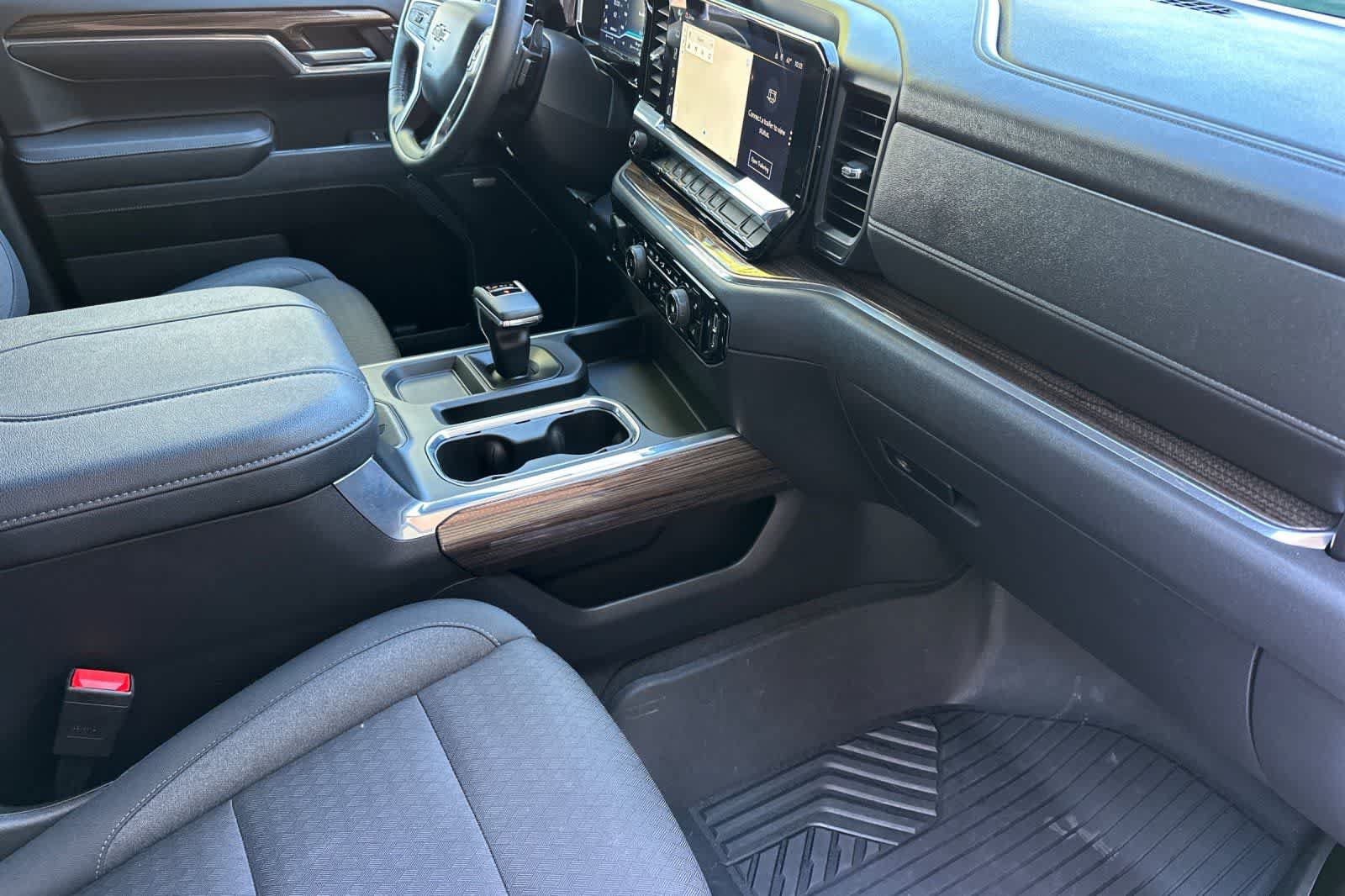 Used 2023 Chevrolet Silverado 1500 LT Trail Boss w/ Convenience Package II AWD/4WD image 18