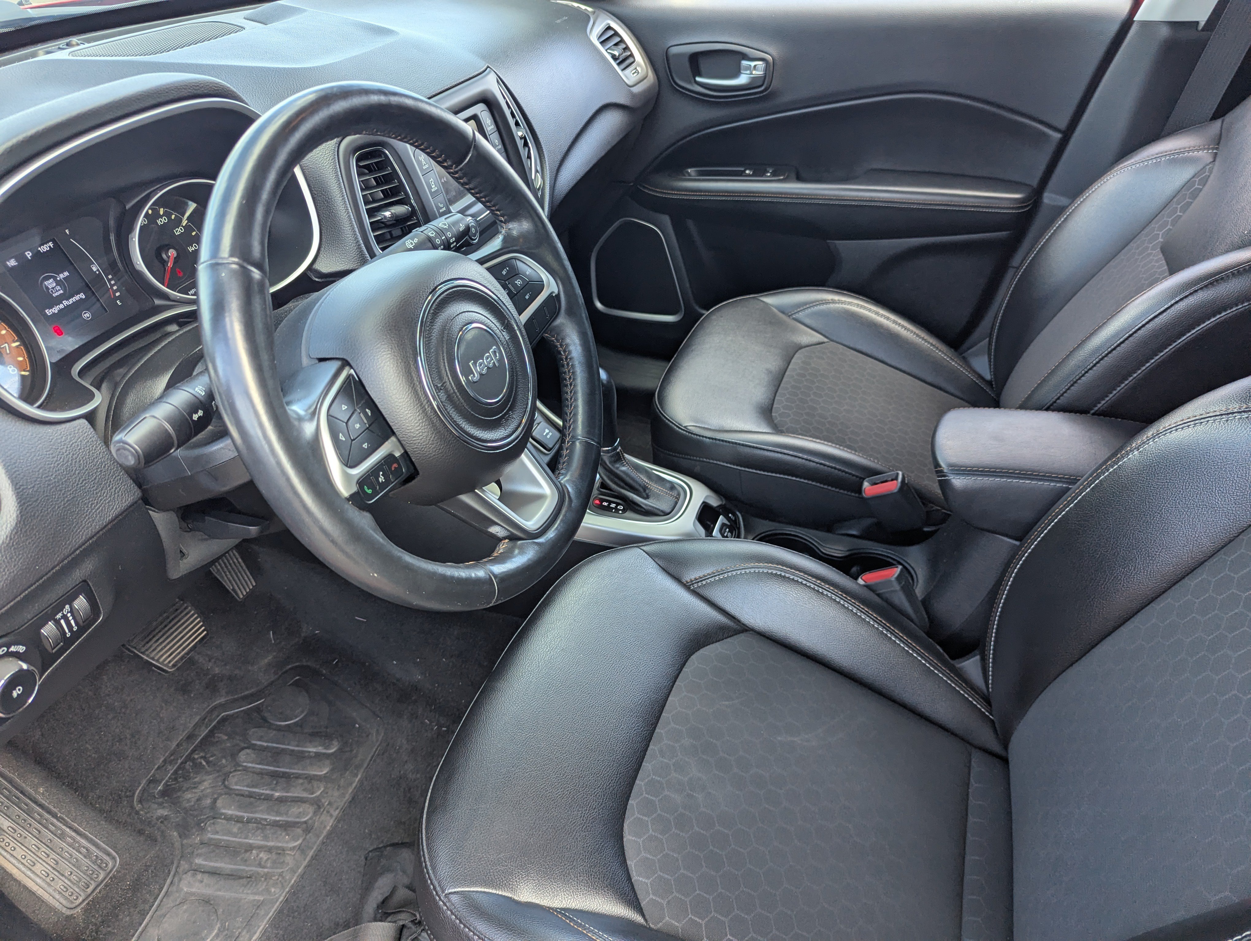 Used 2018 Jeep Compass Latitude w/ Cold Weather Group AWD/4WD image 18