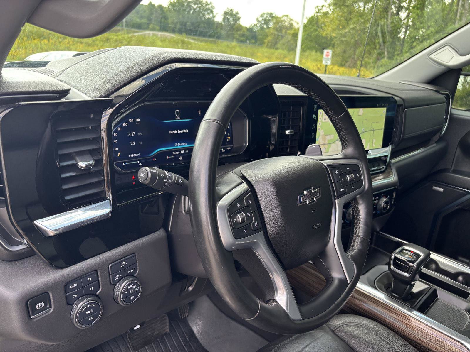 Used 2024 Chevrolet Silverado 1500 LT Trail Boss w/ Convenience Package II AWD/4WD image 17