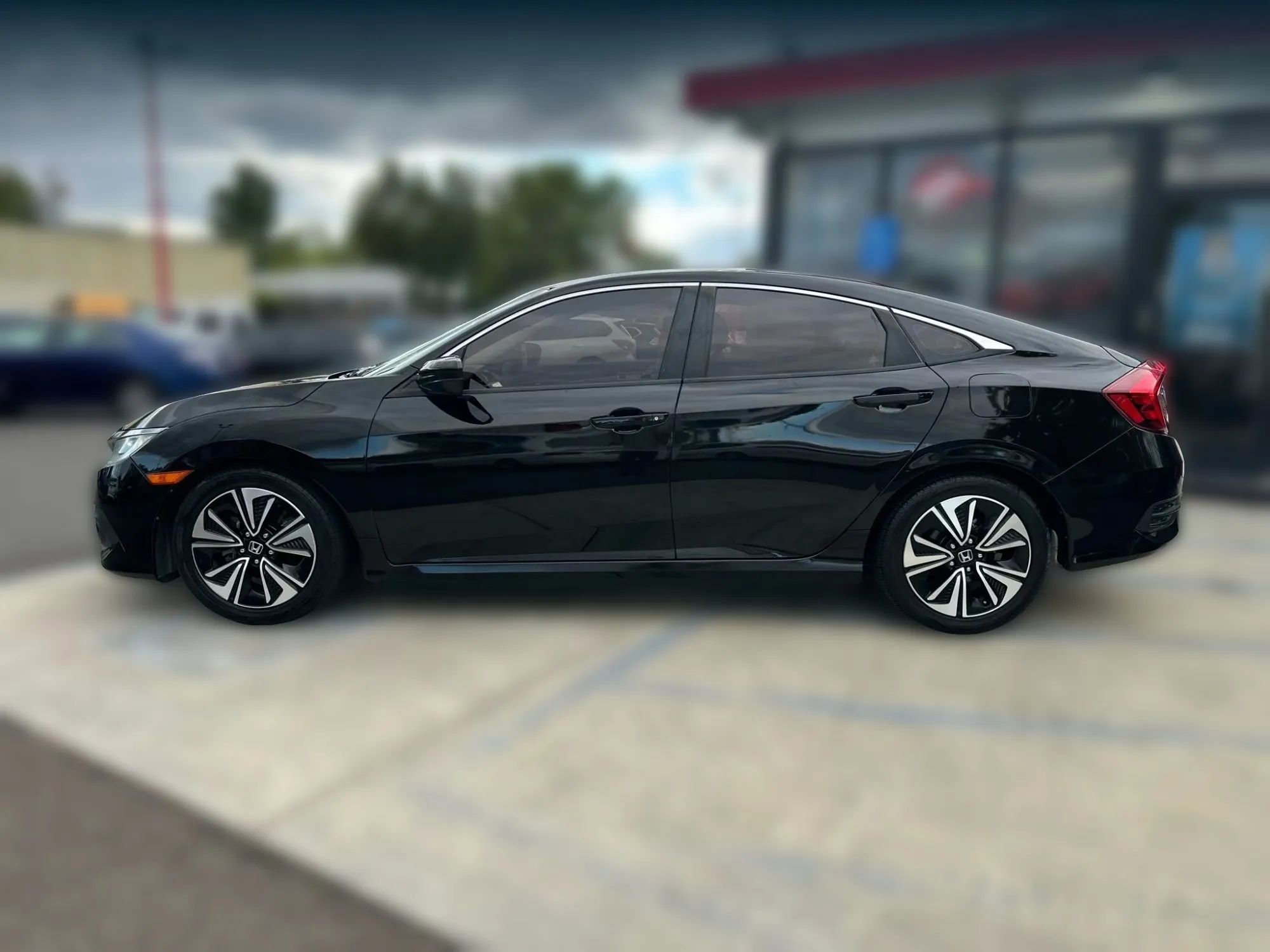 Used 2016 Honda Civic EX-T image 3