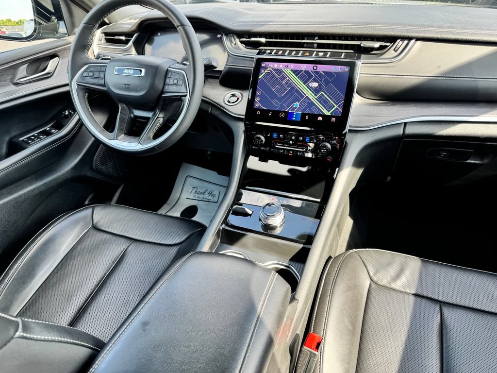 Used 2024 Jeep Grand Cherokee L Limited w/ Luxury Tech Group II AWD/4WD image 10