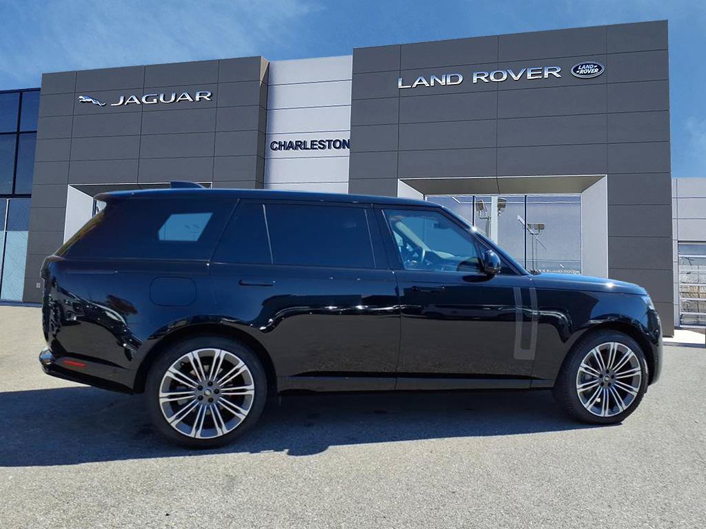 Used 2024 Land Rover Range Rover Long Wheelbase SE AWD/4WD image 6
