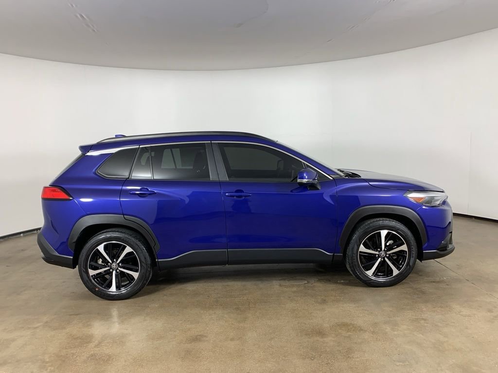 Used 2023 Toyota Corolla Cross XSE w/ Convenience Package image 7