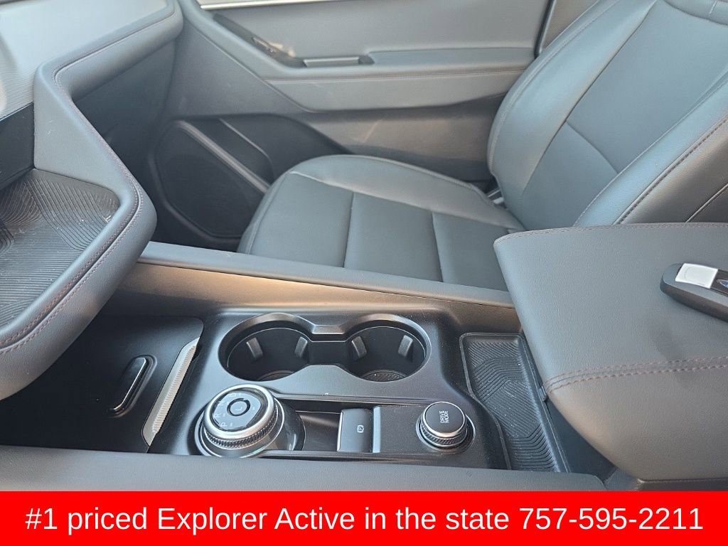 Used 2025 Ford Explorer Active w/ Active Comfort Package AWD/4WD image 12