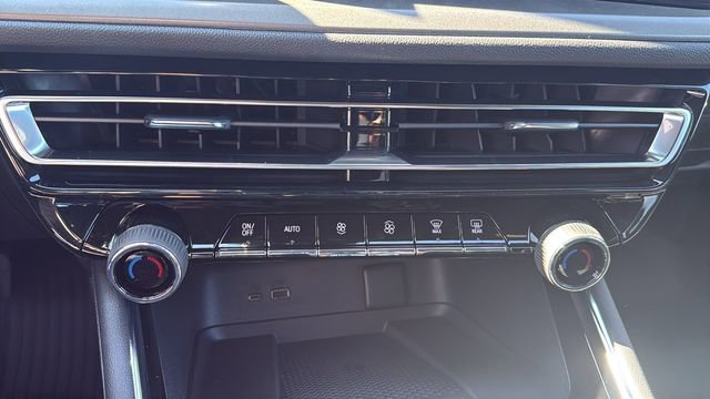 New 2026 Chevrolet Traverse LT w/ Driver Confidence Package FWD image 21