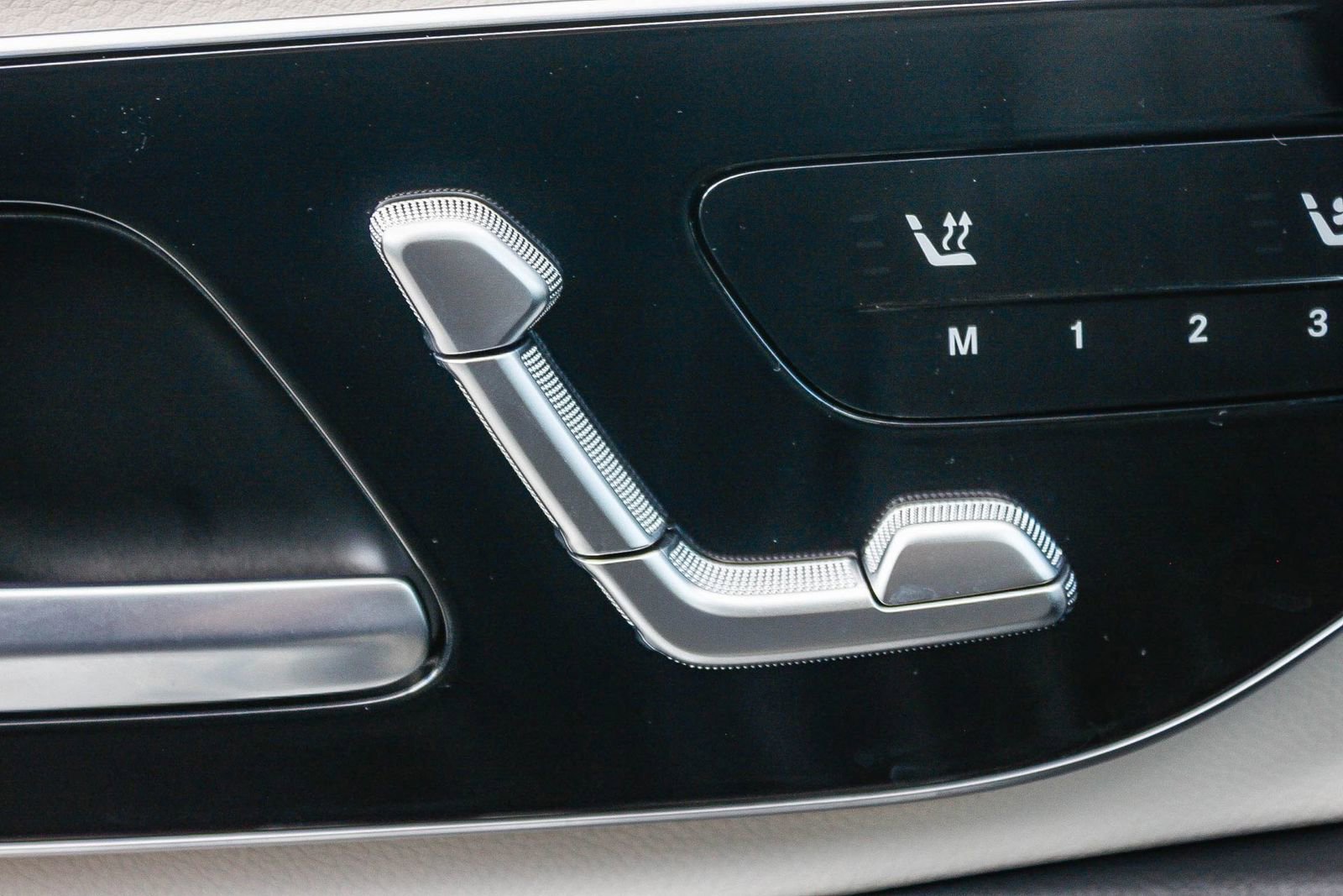 Used 2024 Mercedes-Benz E 450 4MATIC Sedan image 20