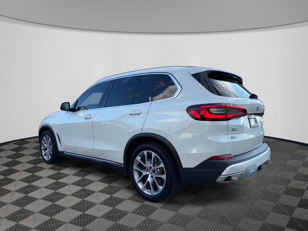 Used 2021 BMW X5 xDrive40i w/ Parking Assistance Package AWD/4WD video 5