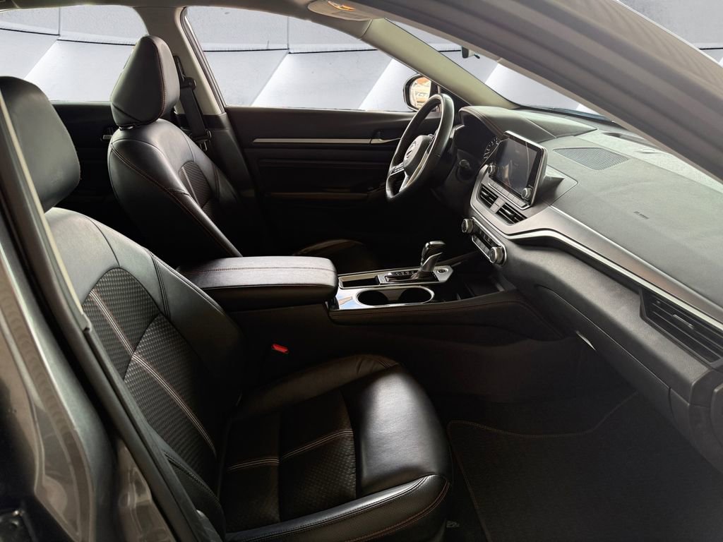 Used 2023 Nissan Altima 2.5 SR image 13