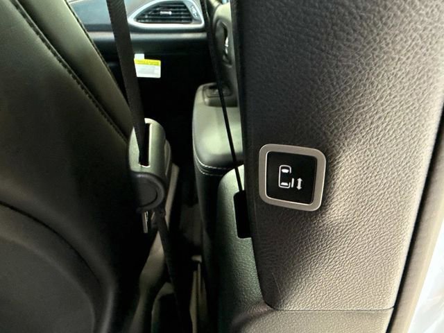 New 2026 Chrysler Pacifica Select image 14
