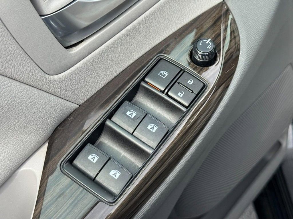 Used 2017 Toyota Sienna XLE Premium w/ Protection Package FWD image 16