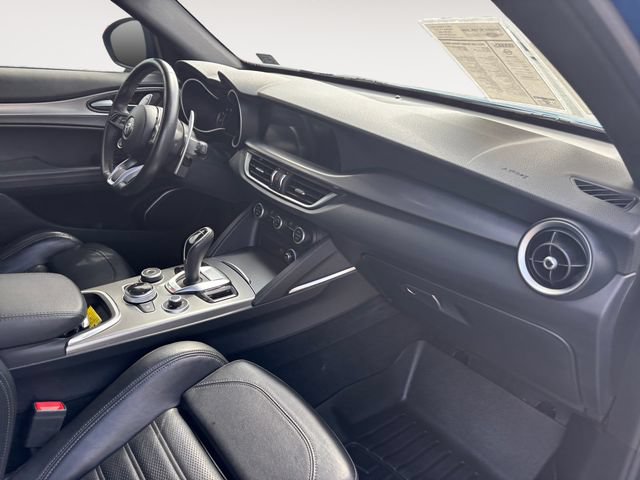 Used 2022 Alfa Romeo Stelvio Veloce AWD/4WD image 10