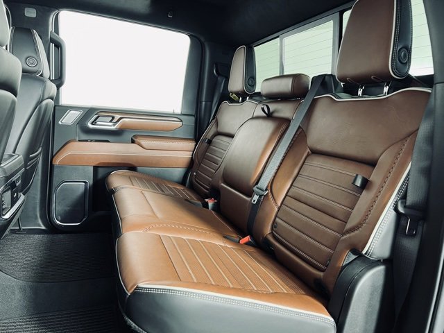 Used 2024 GMC Sierra 3500 Denali Ultimate image 12