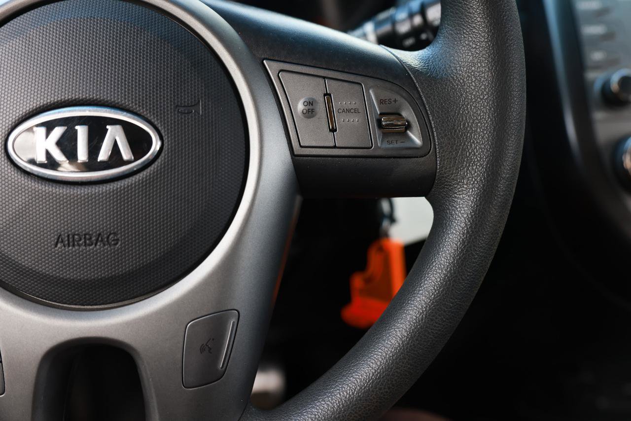 Used 2011 Kia Soul + FWD image 27