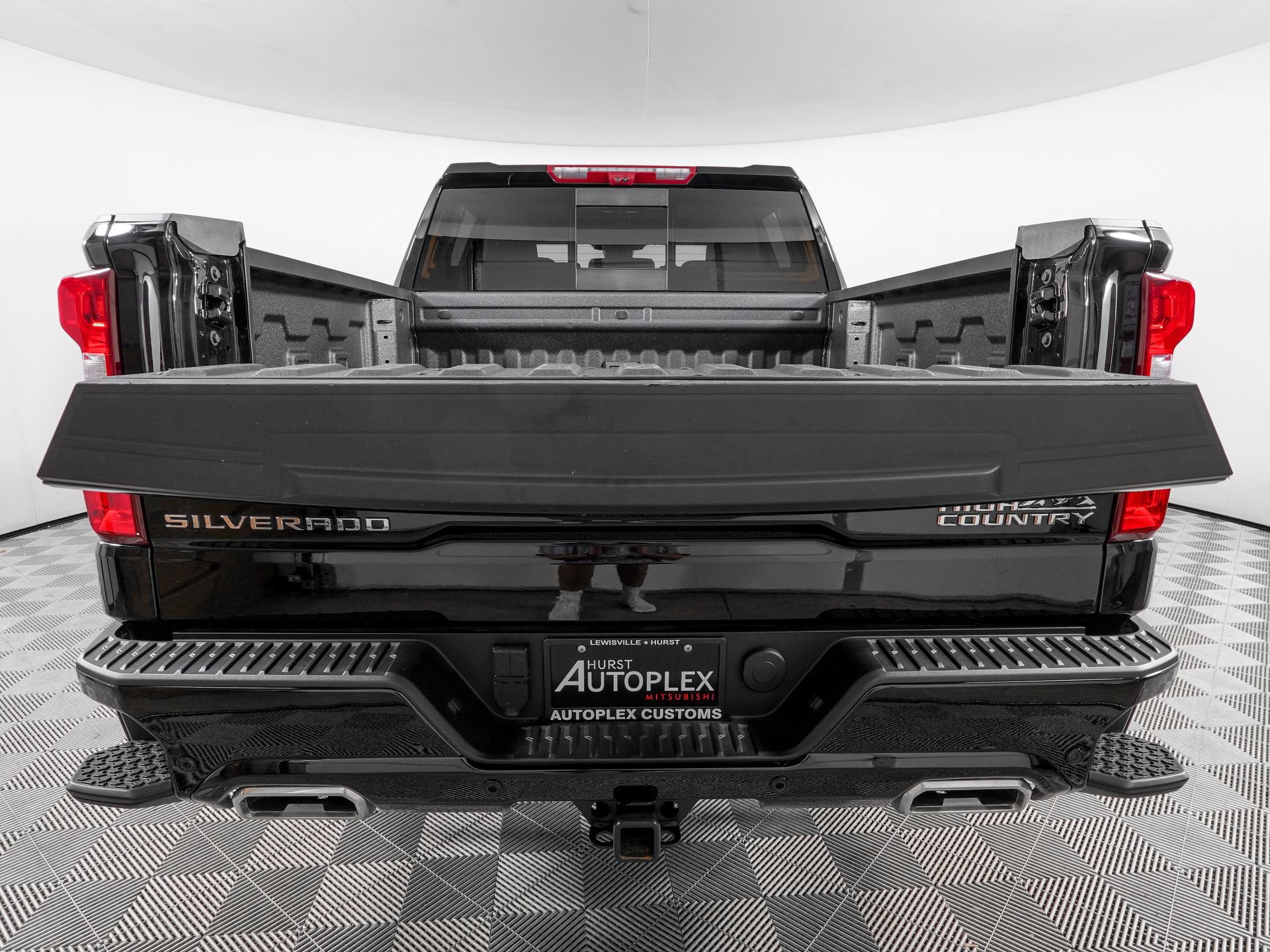 Used 2026 Chevrolet Silverado 1500 High Country w/ High Country Premium Package RWD image 5