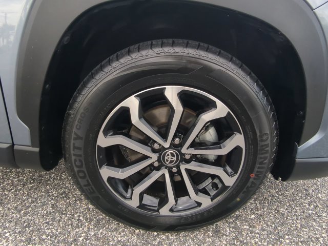 Used 2025 Toyota Corolla Cross AWD Hybrid image 11