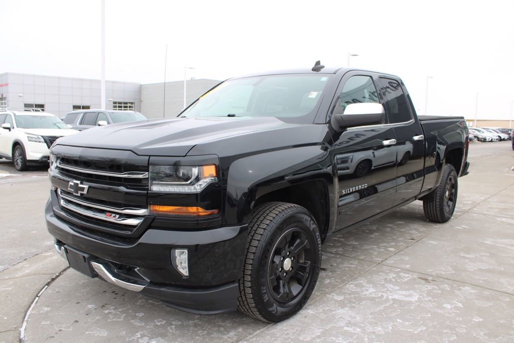 Used 2018 Chevrolet Silverado 1500 LT w/ All Star Edition image 3