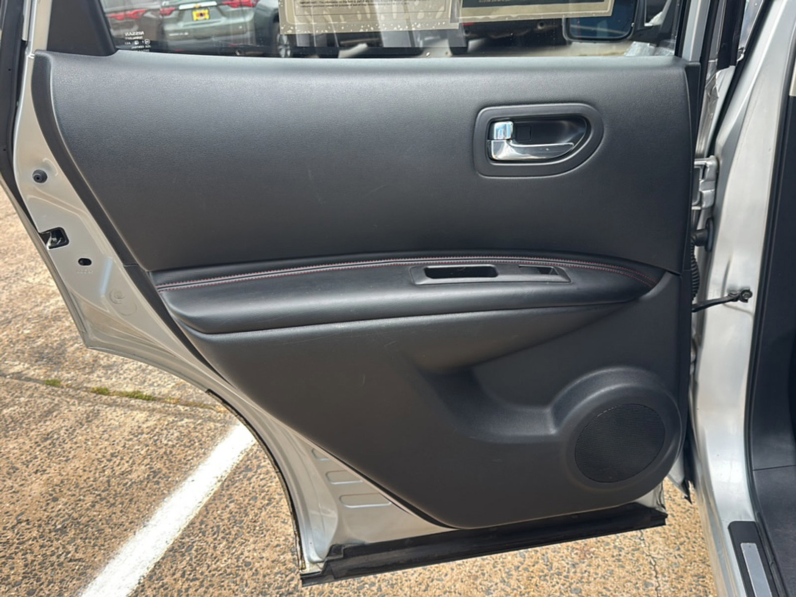 Used 2011 Nissan Rogue SV w/ SL Pkg image 18