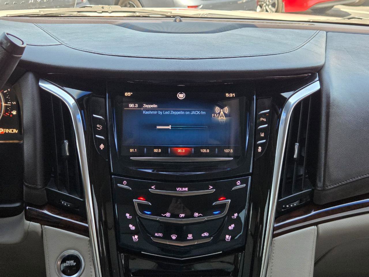Used 2015 Cadillac Escalade Luxury RWD image 22