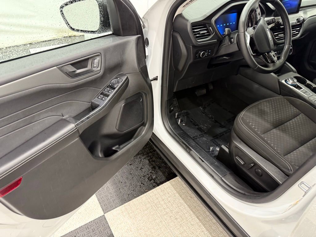 Used 2024 Ford Escape Active image 33
