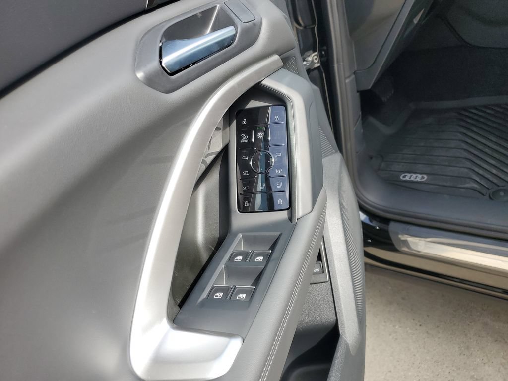 New 2025 Audi Q5 Premium Plus w/ Premium Plus AWD/4WD image 8