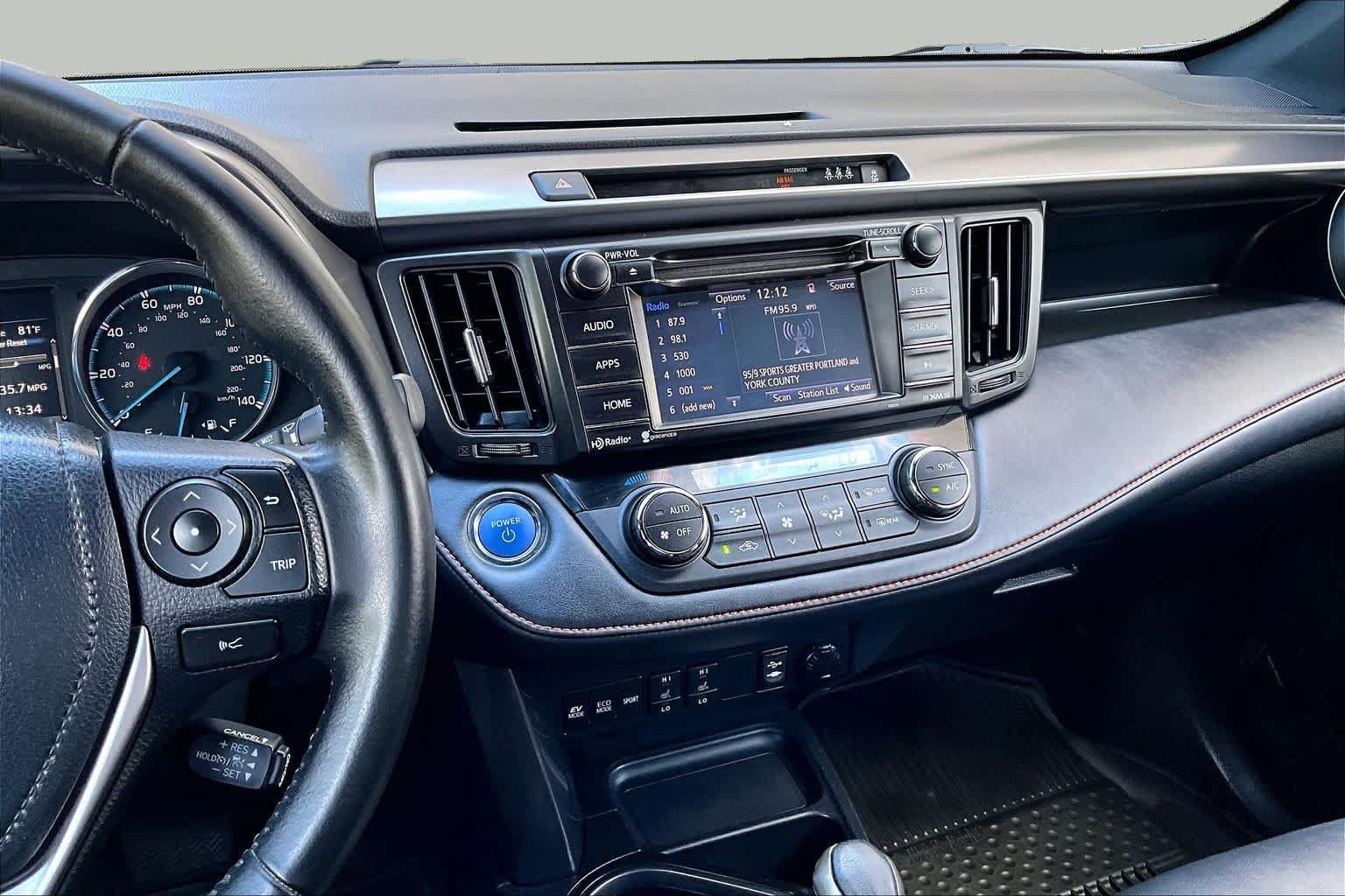 Used 2018 Toyota RAV4 SE AWD/4WD image 7