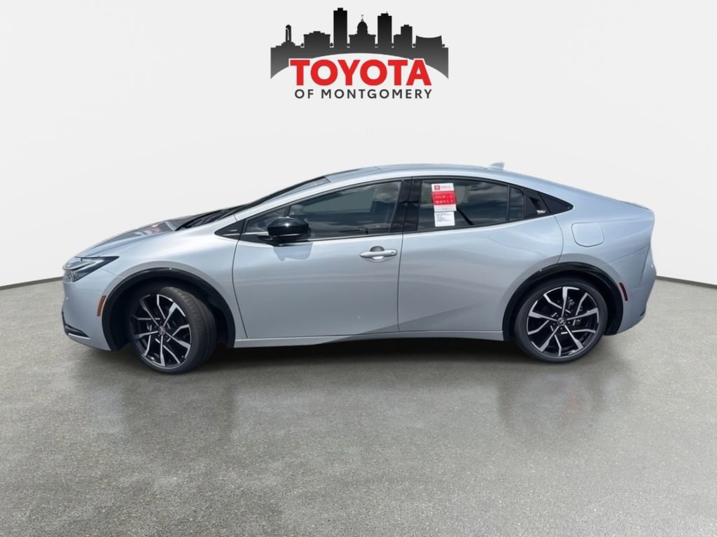New 2025 Toyota Prius Plug-In Hybrid image 3