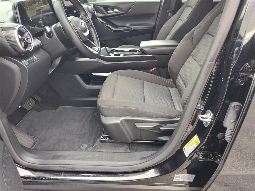 Used 2026 Chevrolet Equinox LT AWD/4WD image 11