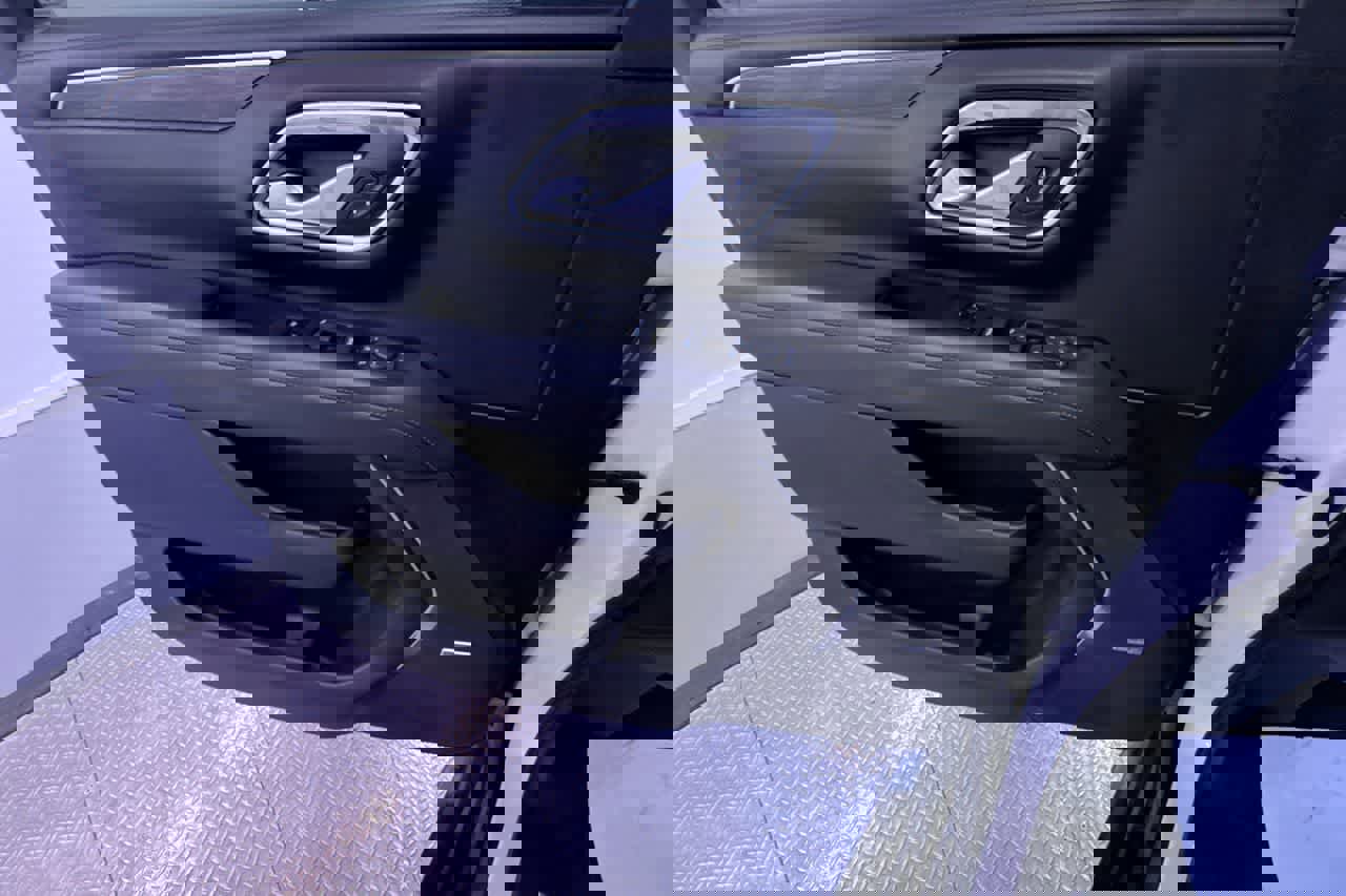 Used 2022 Chevrolet Tahoe LT w/ LT Signature Plus Package image 31