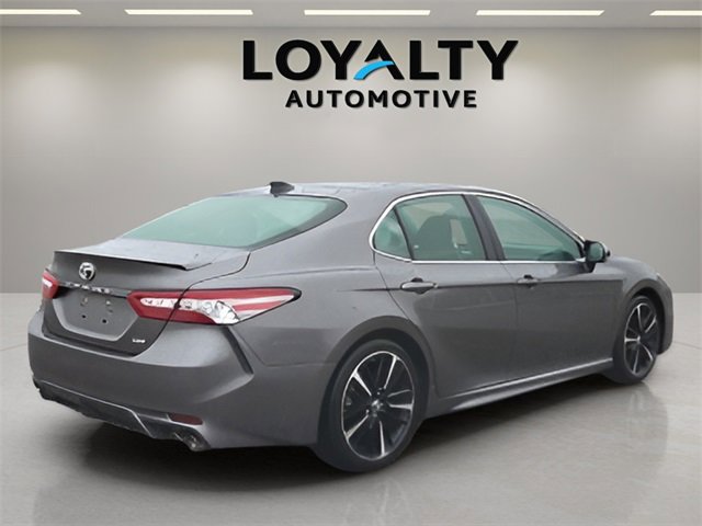 Used 2018 Toyota Camry XSE image 5