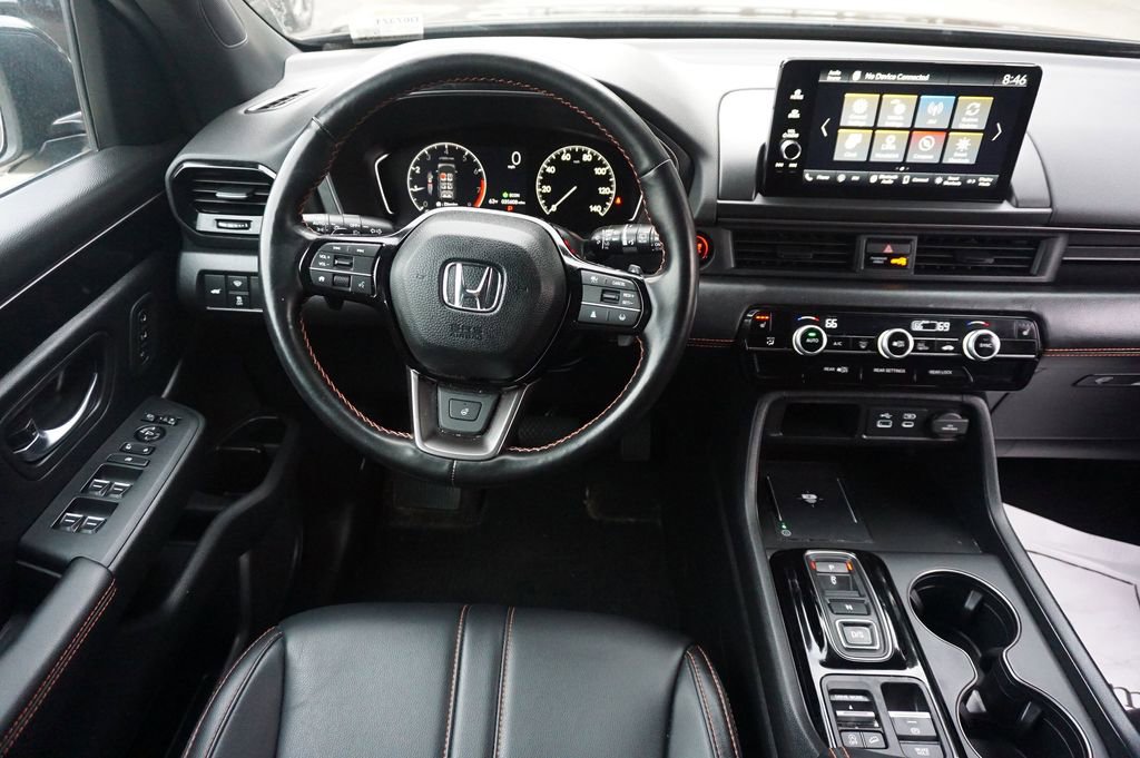 Used 2024 Honda Pilot TrailSport image 6