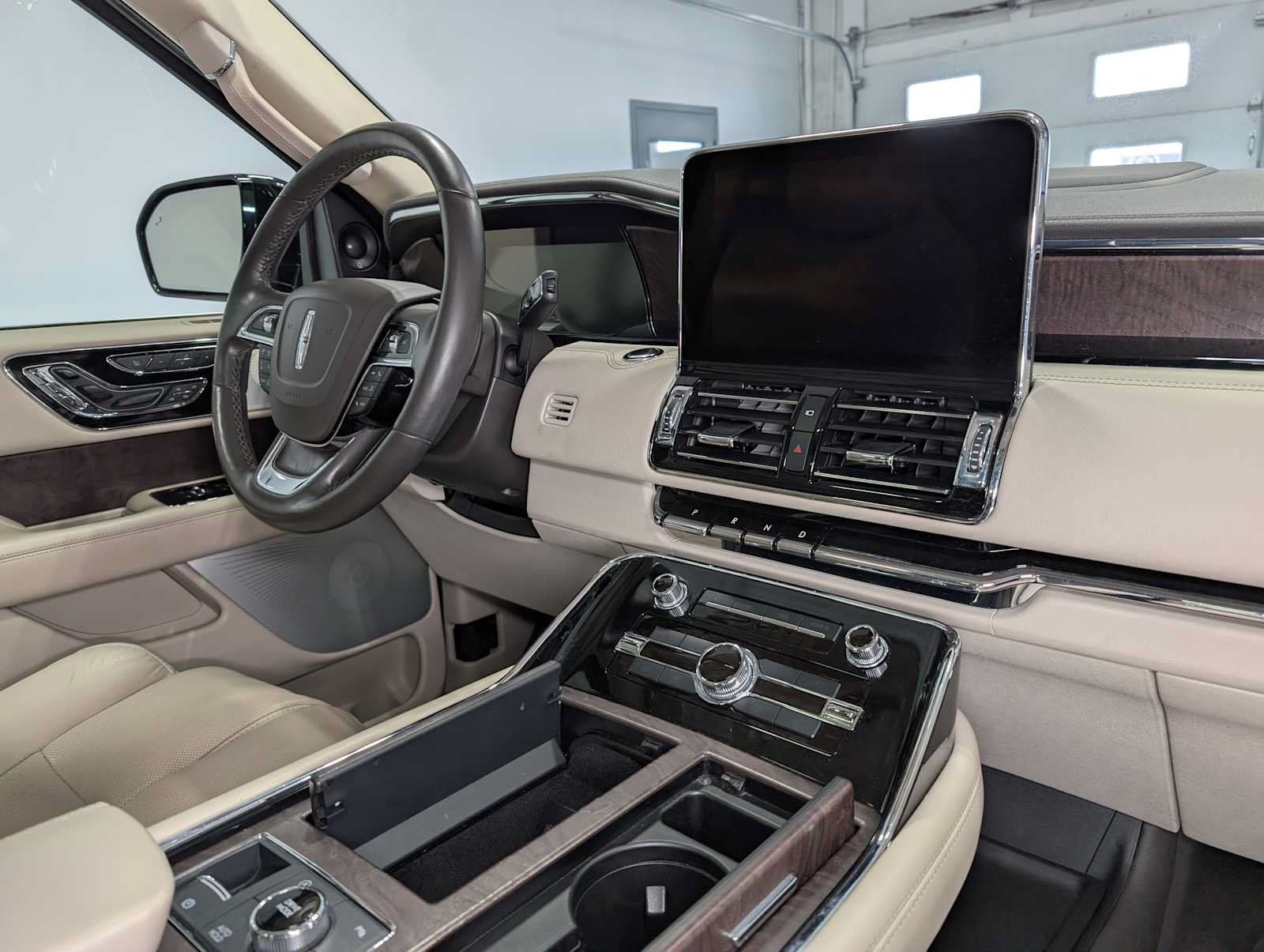Used 2020 Lincoln Navigator Reserve w/ Luxury Package AWD/4WD image 45