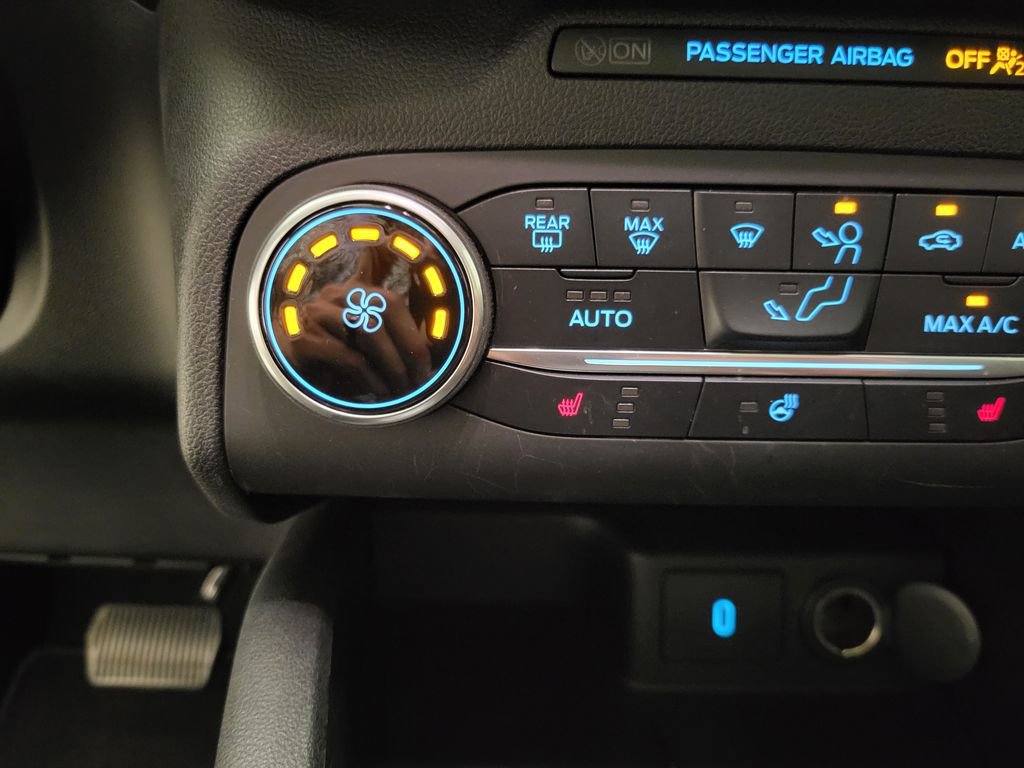 Used 2020 Ford Escape SEL image 9