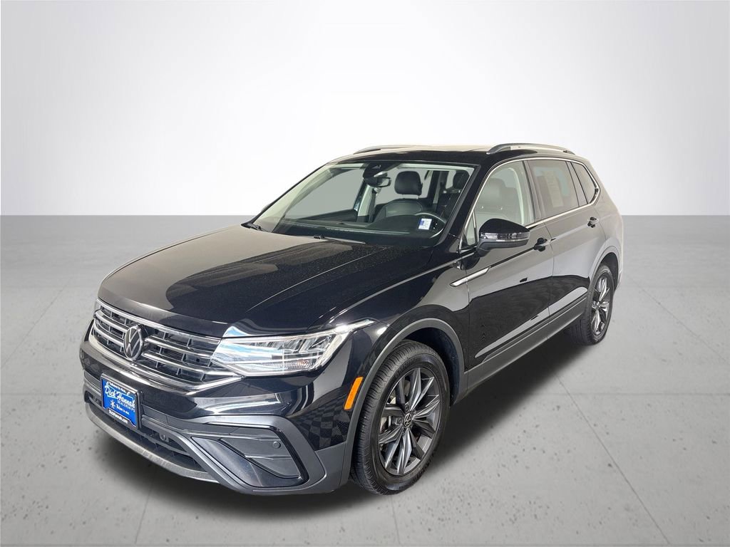 Certified 2022 Volkswagen Tiguan SE w/ Panoramic Sunroof Package image 2