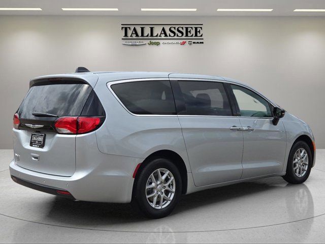 New 2026 Chrysler Voyager LX image 7