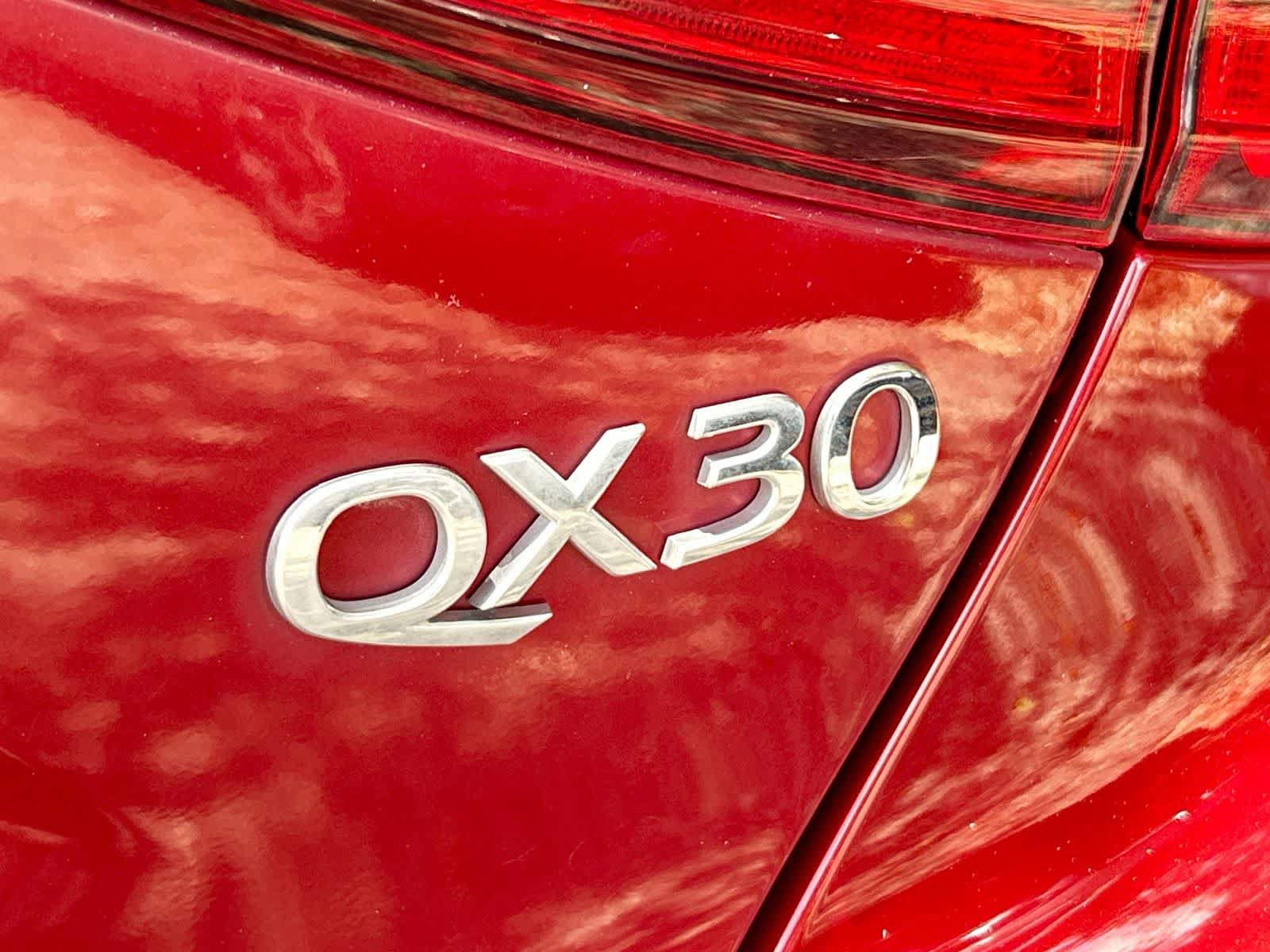 Used 2018 INFINITI QX30 FWD image 8