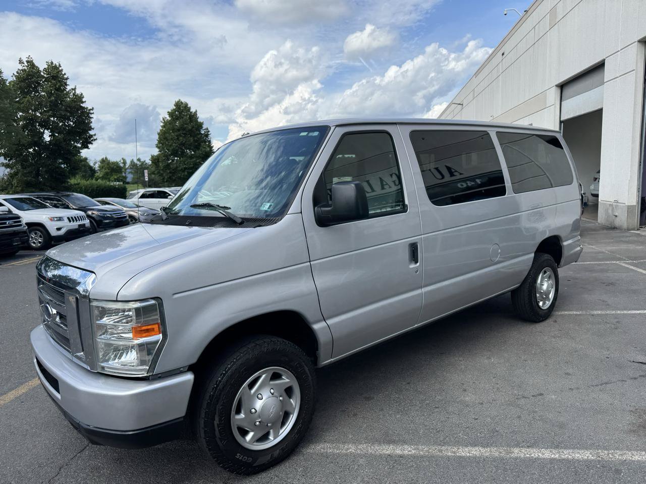 Used 2013 Ford E-350 and Econoline 350 XLT RWD image 30