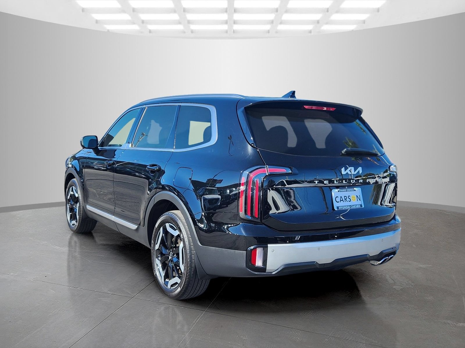 Used 2023 Kia Telluride EX w/ EX Captain's Chair Package AWD/4WD image 5