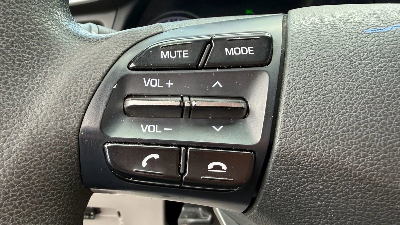 Used 2020 Hyundai Elantra SE image 16