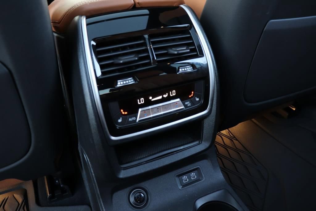 Used 2021 BMW X7 xDrive40i w/ M Sport Package image 72