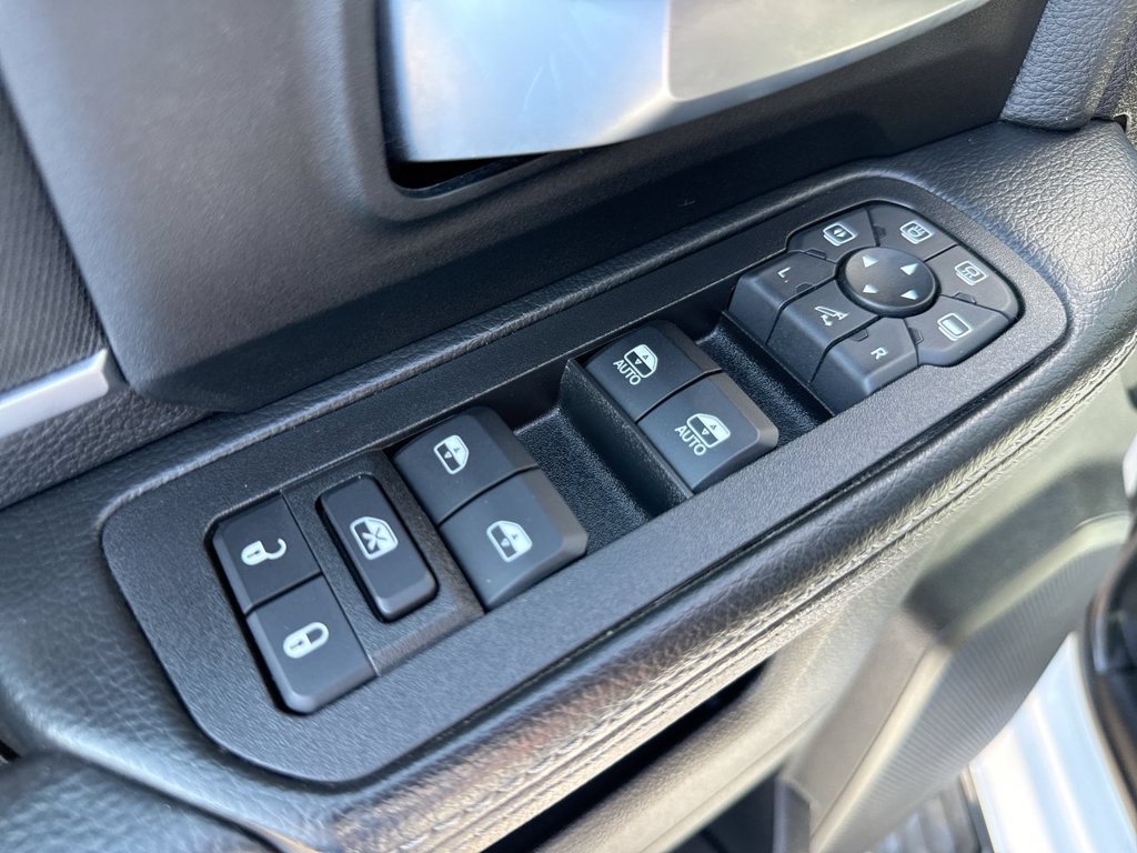 Used 2025 RAM 2500 Big Horn AWD/4WD image 13