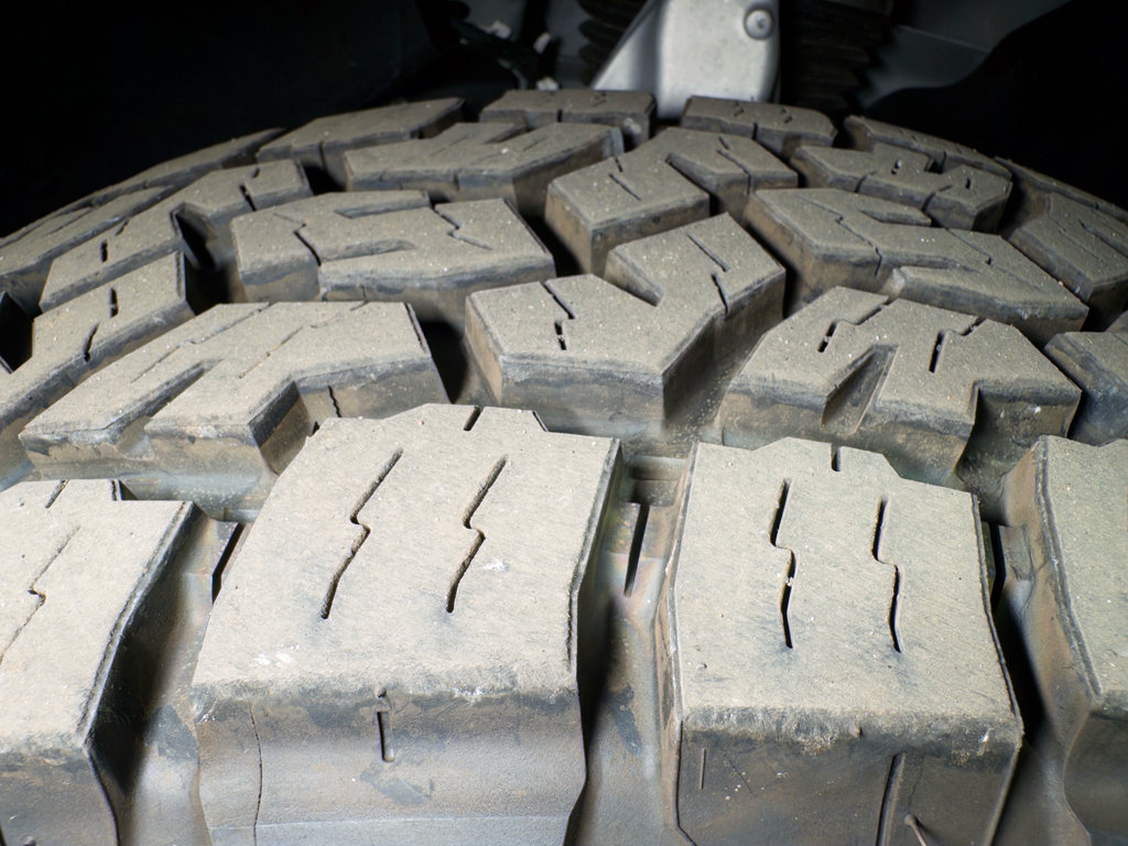 Used 2026 Rivian R1S Premium AWD/4WD image 35