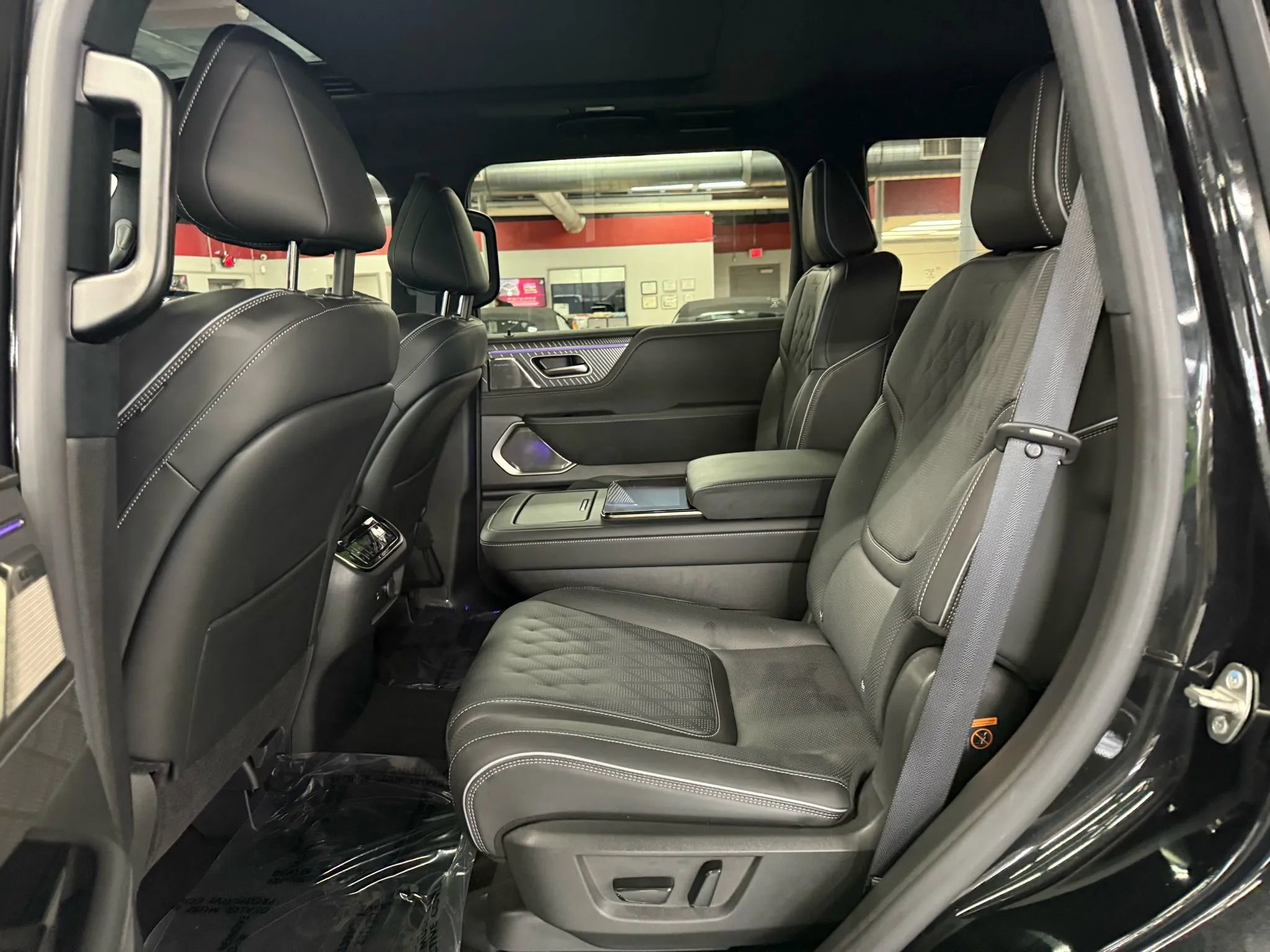 Used 2025 INFINITI QX80 Autograph w/ Premium Cargo Package image 16