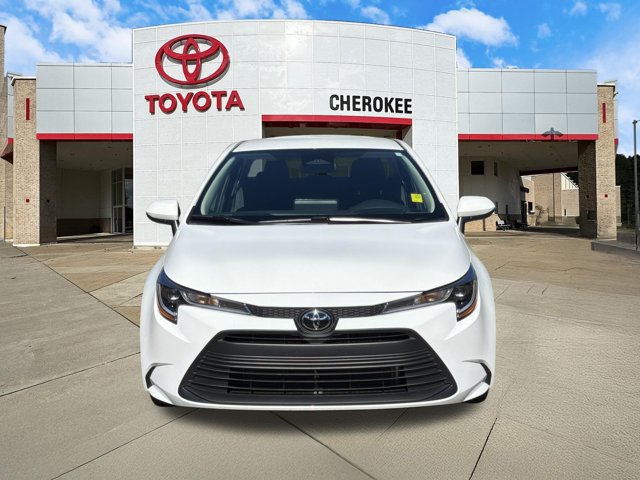 Used 2026 Toyota Corolla LE FWD image 2