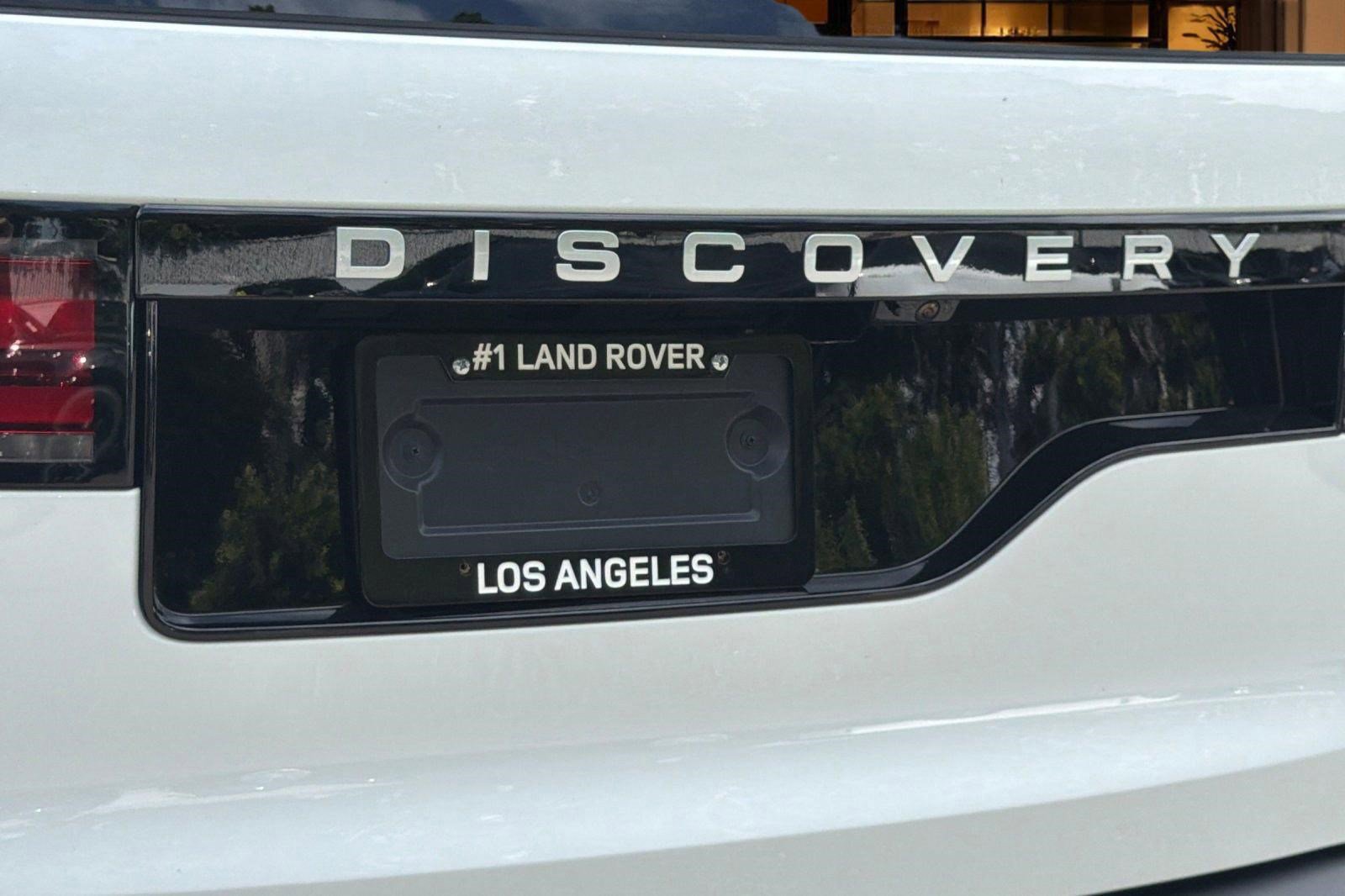 Used 2025 Land Rover Discovery S AWD/4WD image 25